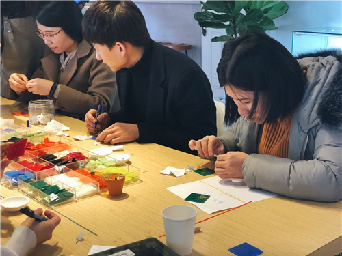 科頤2017年年會(huì)之手工DIY正在制作中...